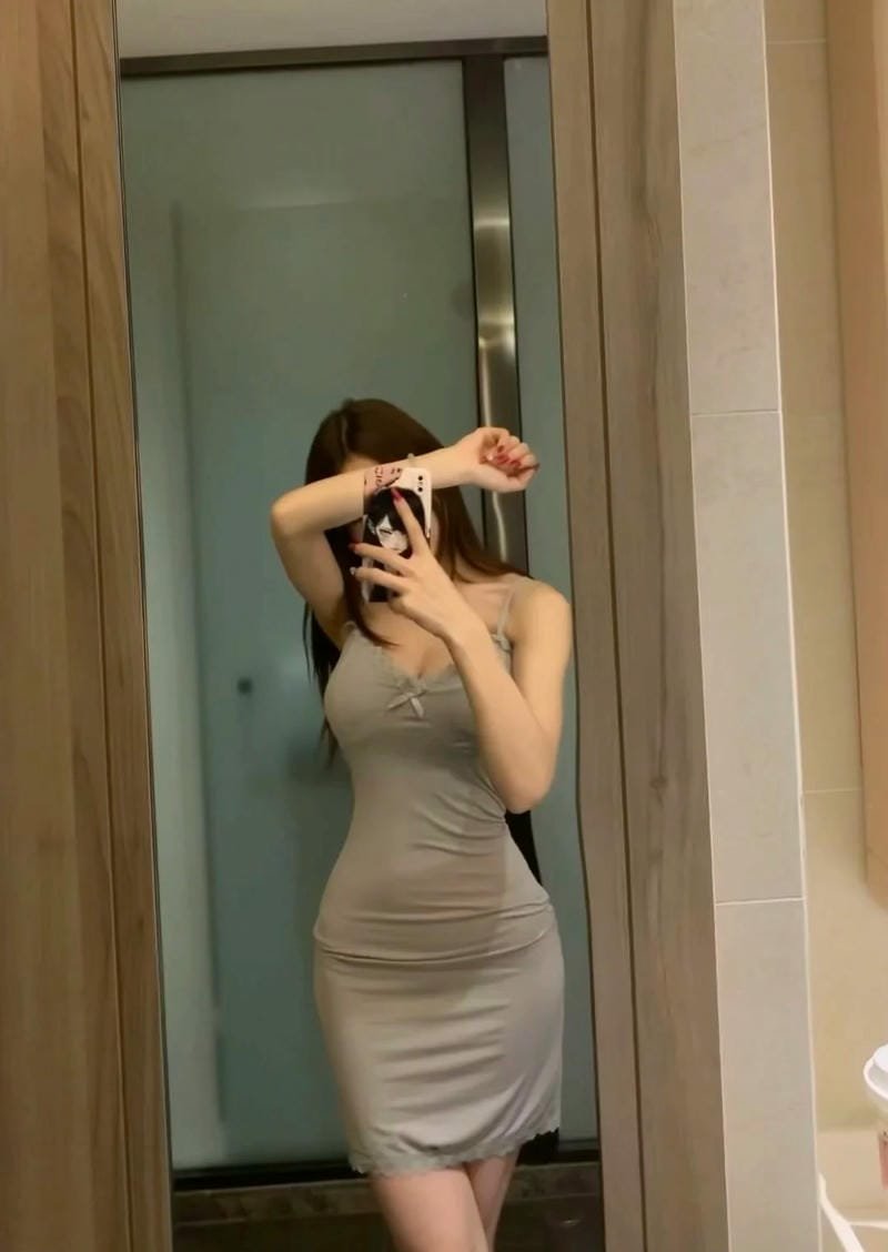 gái xinh mặc váy ngủ 11