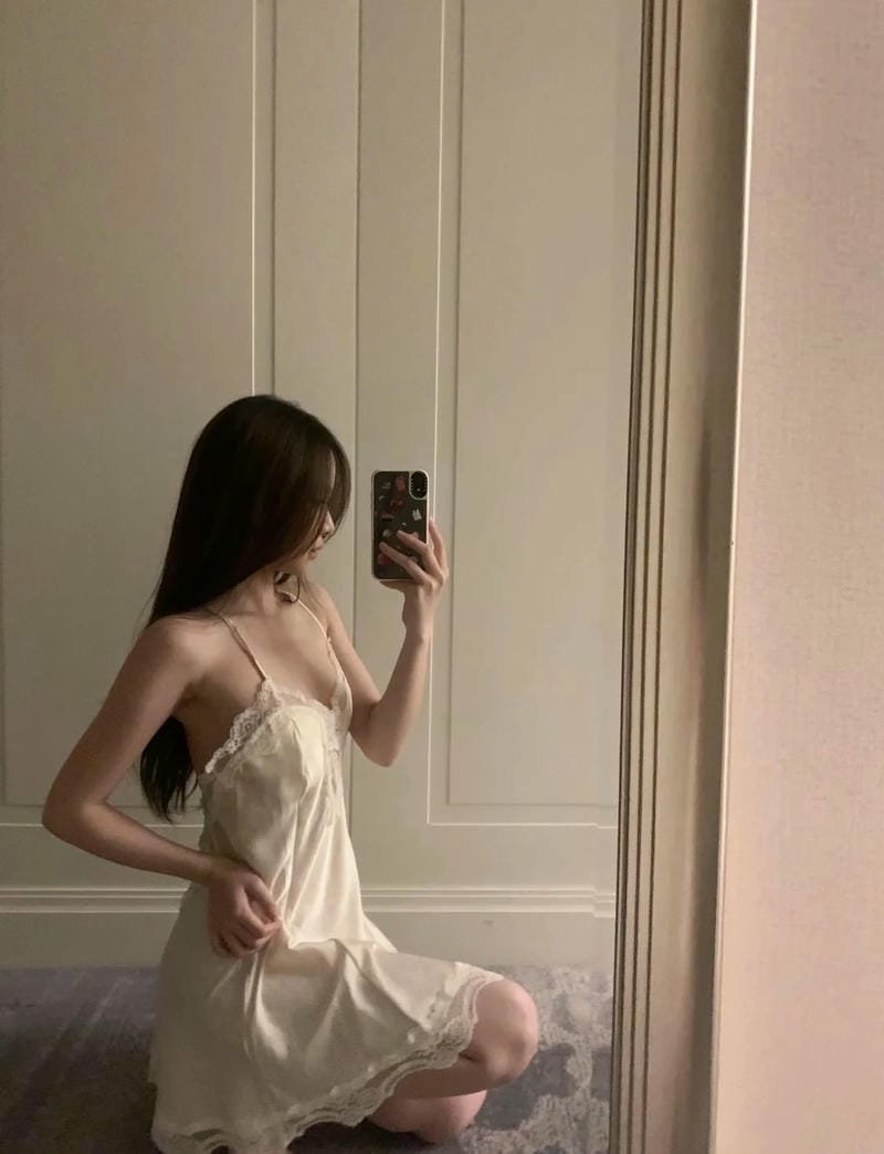 gái xinh mặc váy ngủ 16