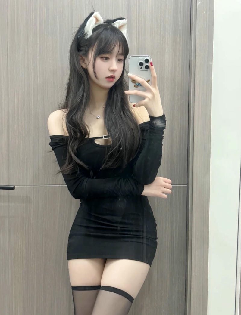 gái xinh mặc váy siêu ngắn 22