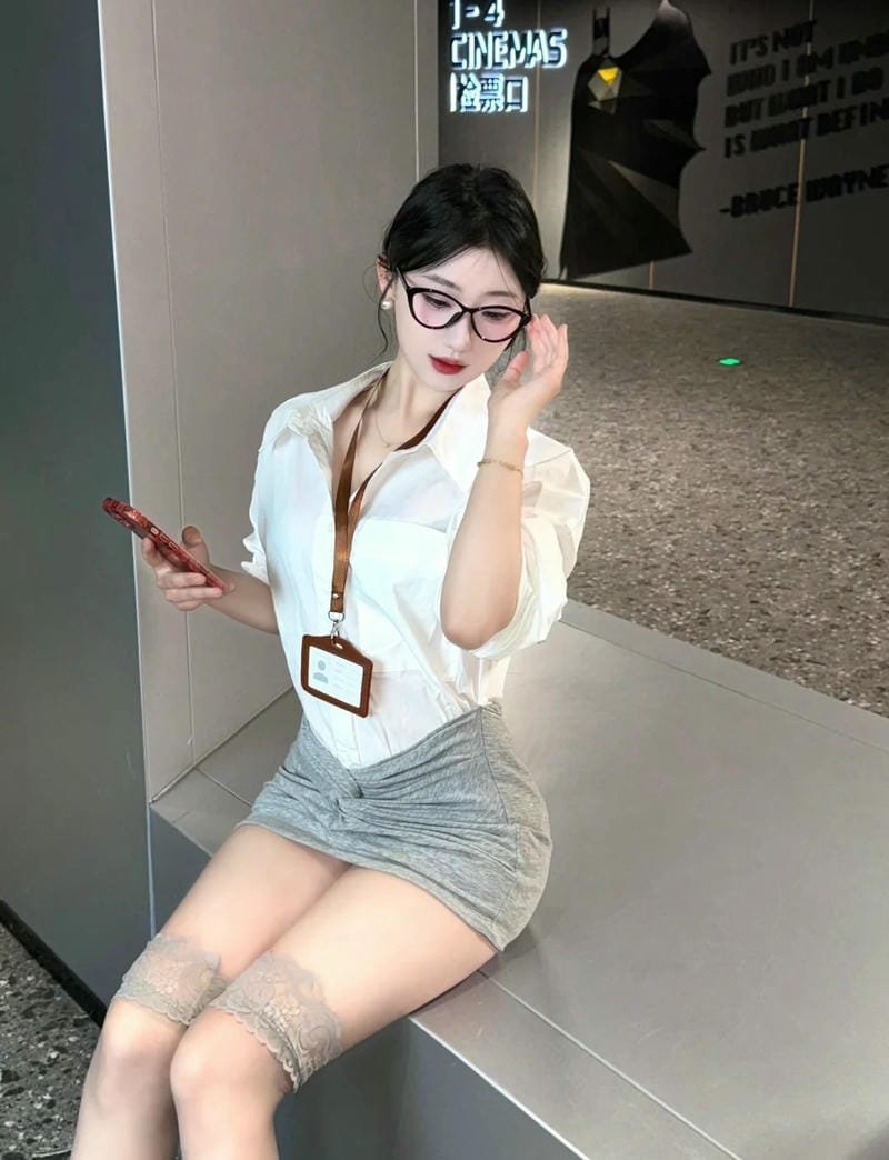 gái xinh mặc váy siêu ngắn 24