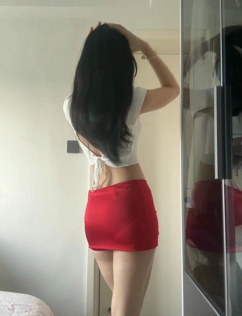 gái xinh mặc váy siêu ngắn 26