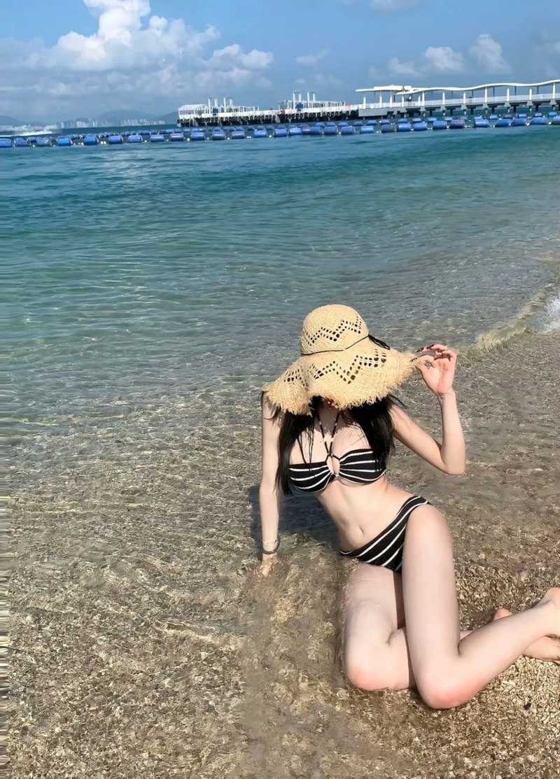 gái xinh tiktok mặc bikini 3