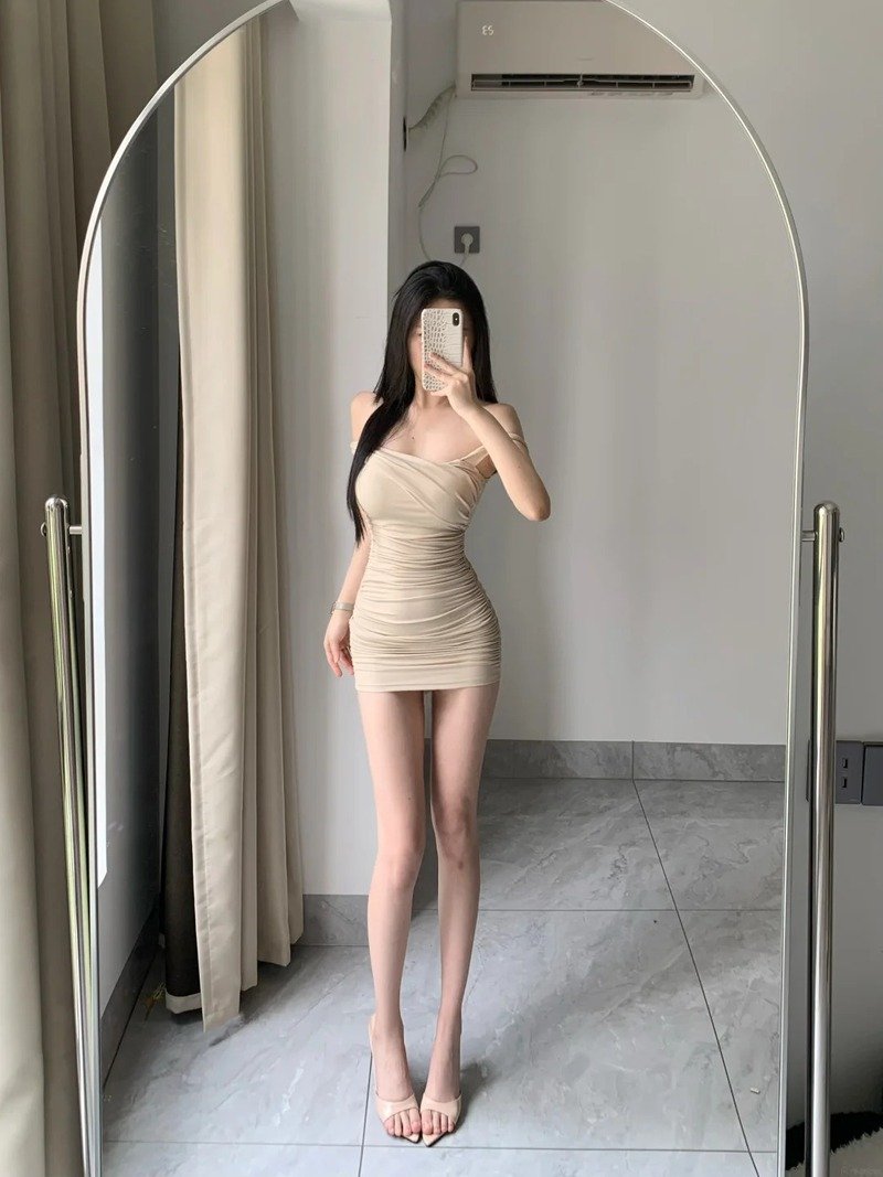 gái xinh tiktok mặc váy ngắn 14