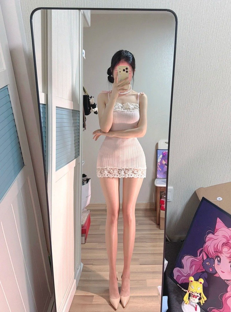 gái xinh tiktok mặc váy ngắn 17