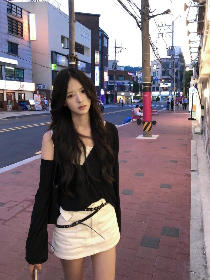 gái xinh tiktok mặc váy ngắn 7