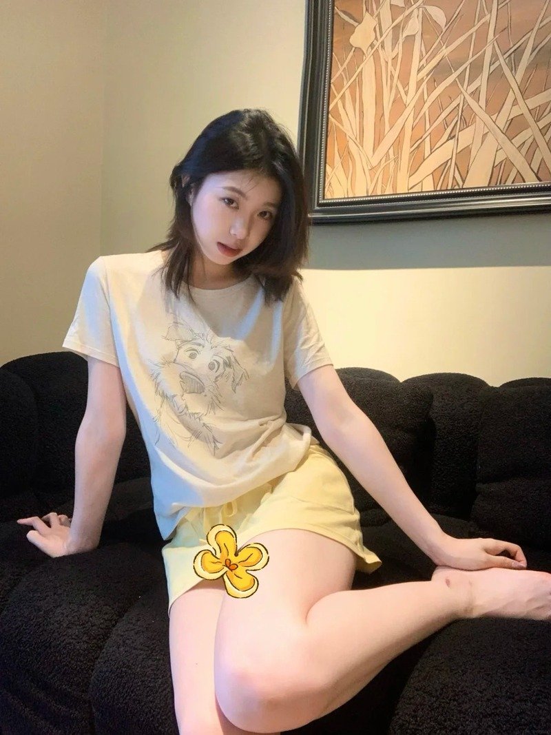 gái xinh tiktok mặc váy ngắn 8