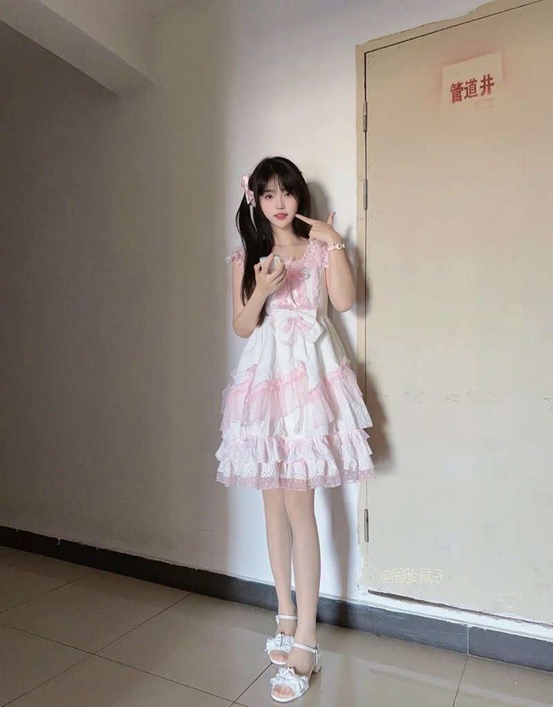 gái xinh trung quốc mặc váy ngắn 23
