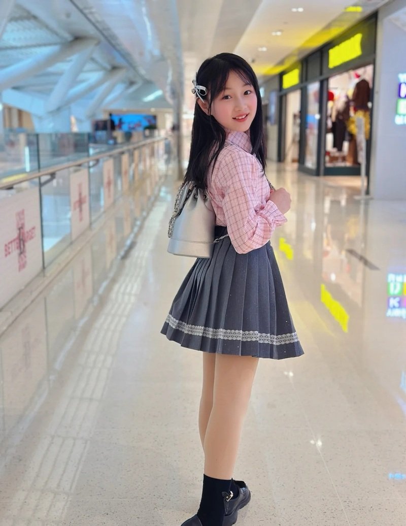 gái xinh trung quốc mặc váy ngắn 5