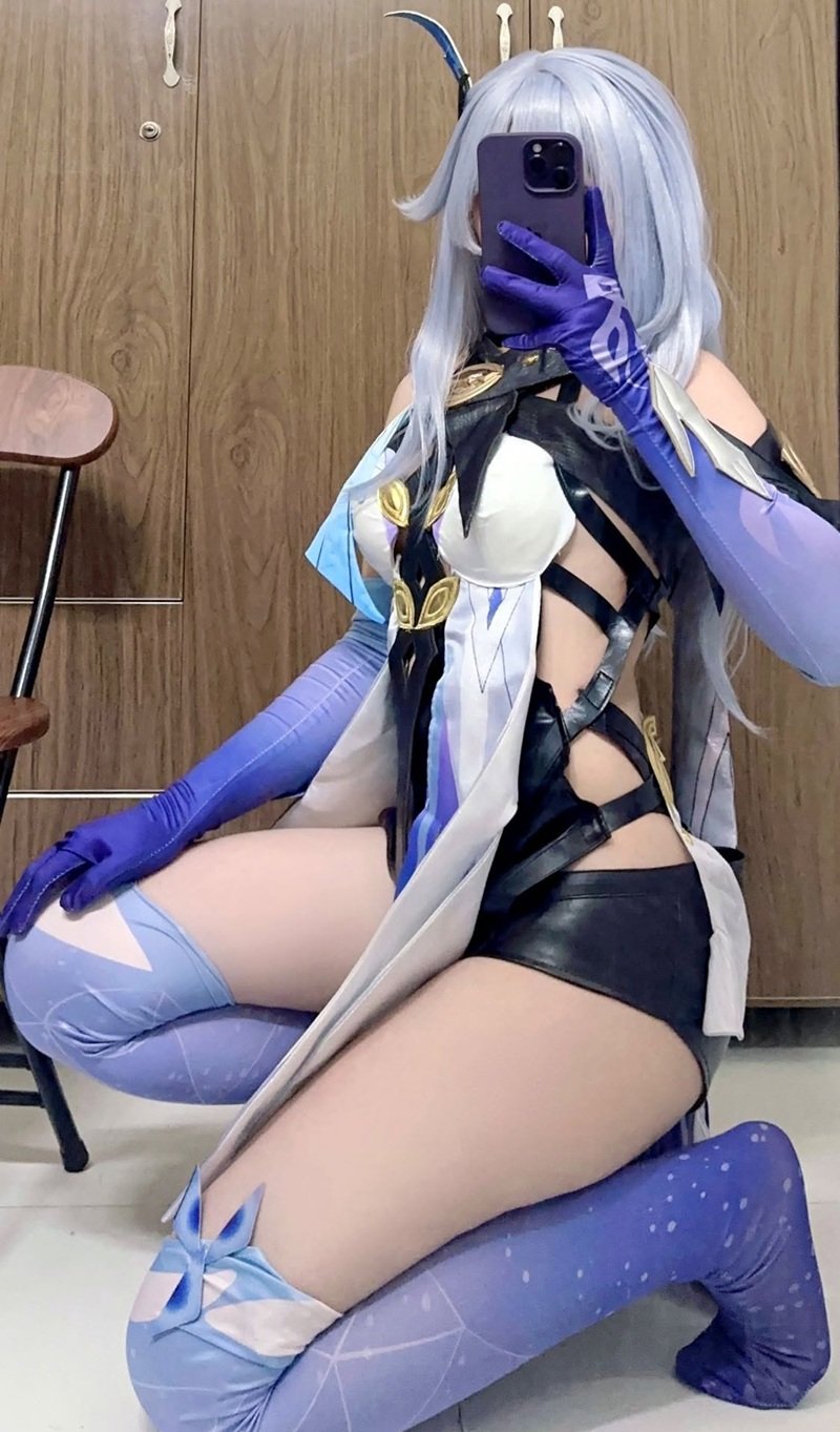 gái xinh vú to cosplay 22