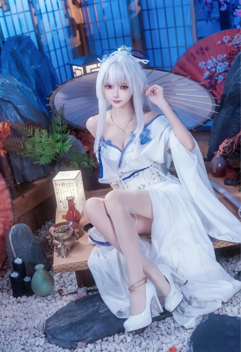 gái xinh vú to cosplay 27