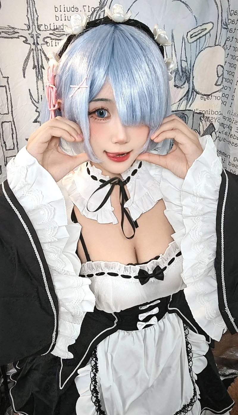 gái xinh vú to cosplay 31