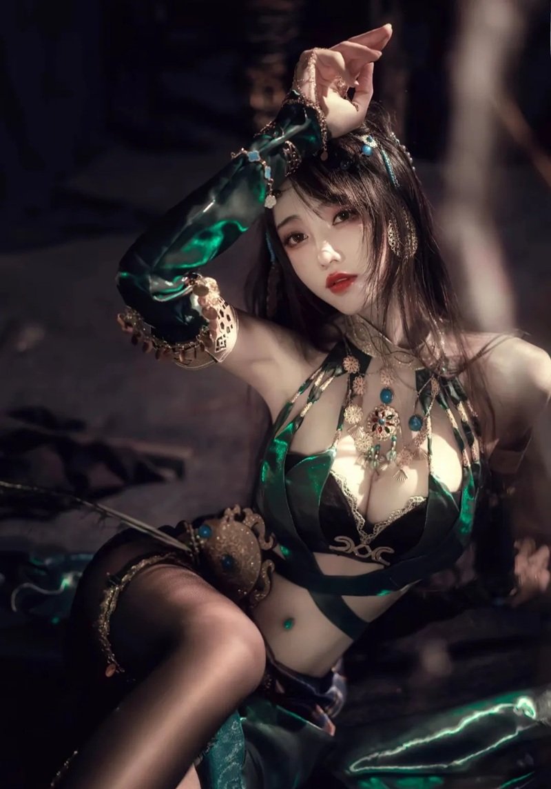 gái xinh vú to cosplay 32