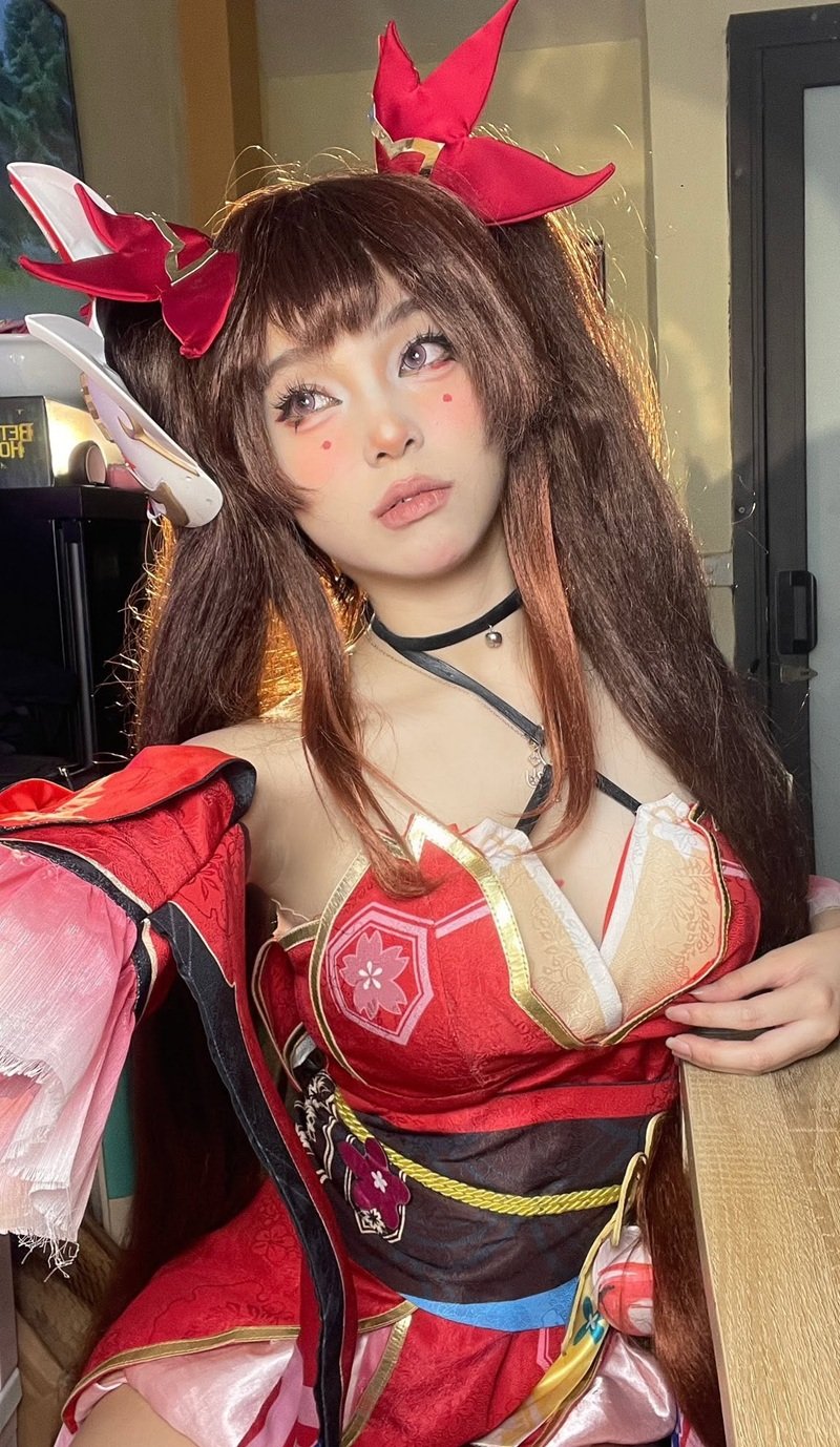 gái xinh vú to cosplay 8