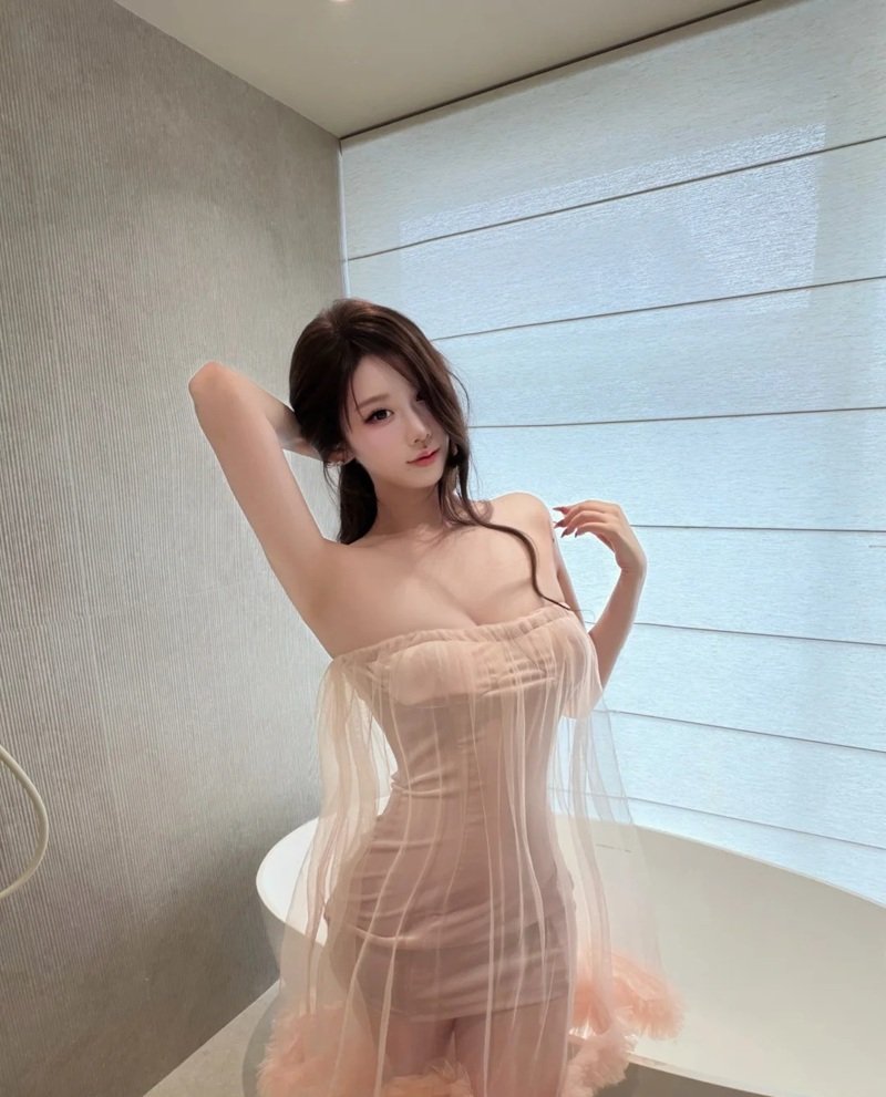gái xinh vú to múp 25