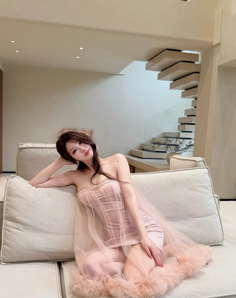 gái xinh vú to múp 26