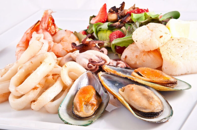 Hải sản có thể gây dị ứng và khiến tình trạng tiêu chảy trở nên nặng hơn