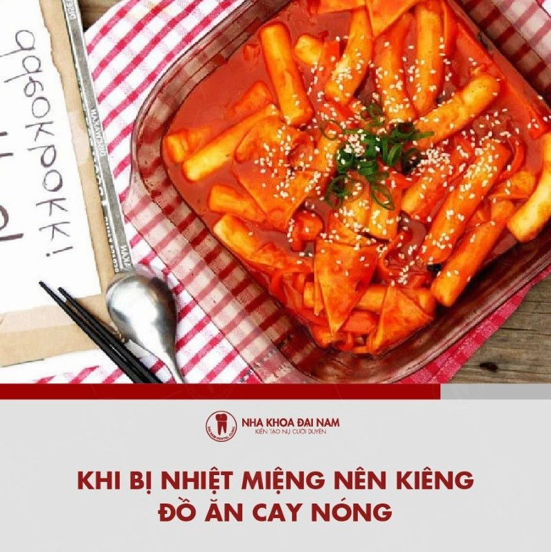 Han che an do cay nong khi bi nhiet mieng