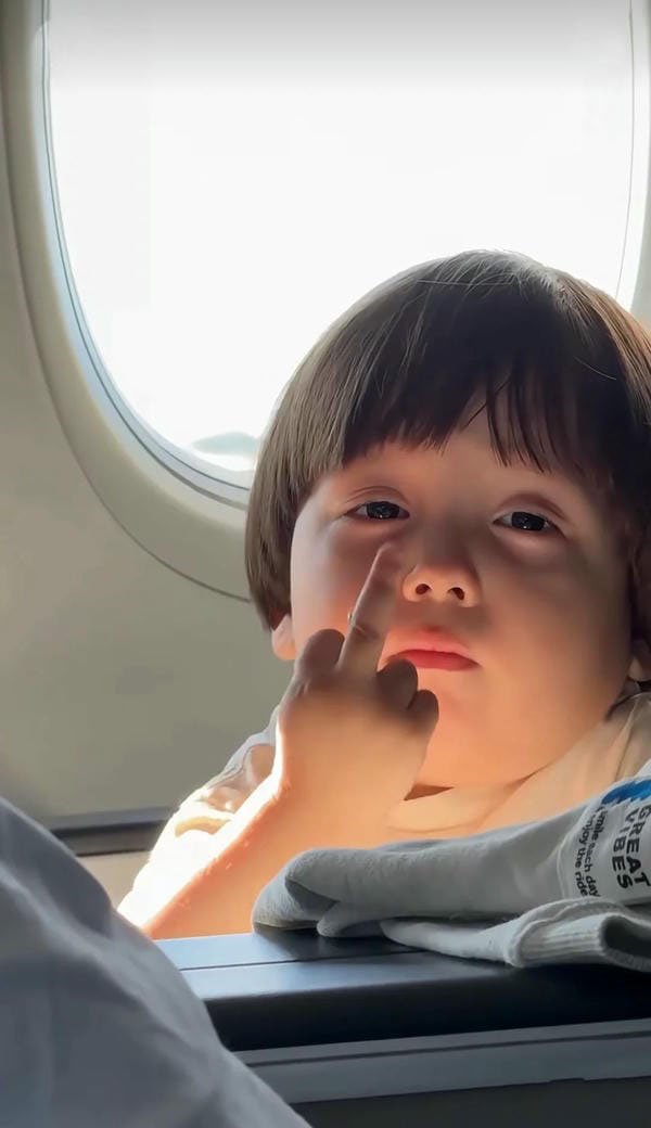 hình ảnh ngón tay giữa ngầu 13