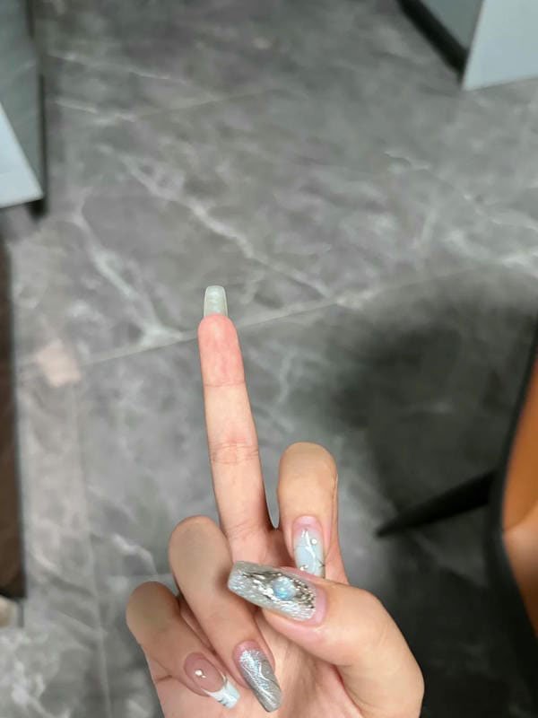 hình ảnh ngón tay giữa ngầu 14