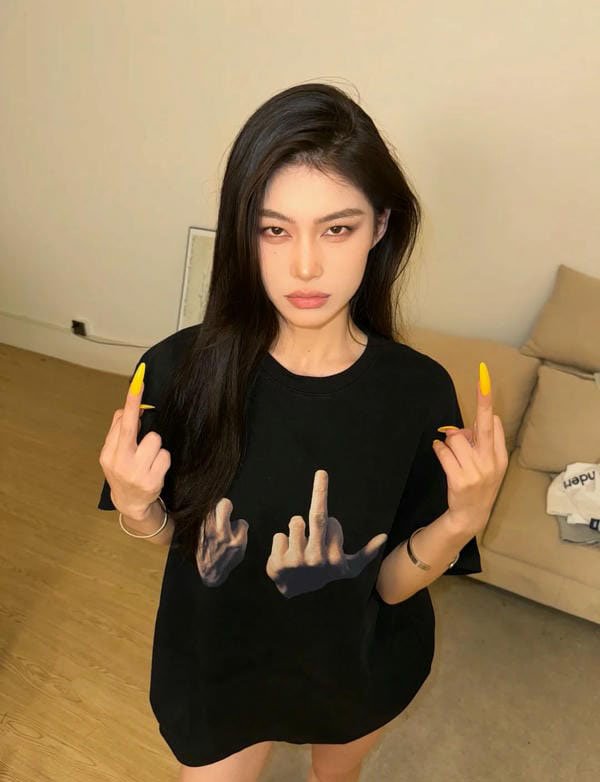 hình ảnh ngón tay giữa ngầu 18