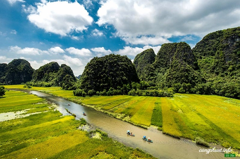 Đi thuyền khám phá Tam Cốc - Bích Động