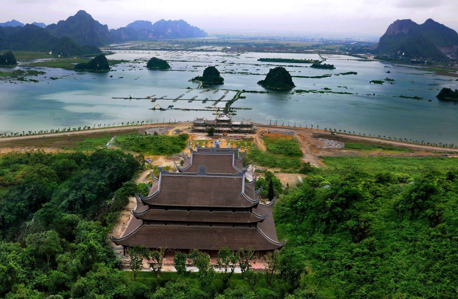 Không gian thanh tịnh tại Chùa Tam Chúc
