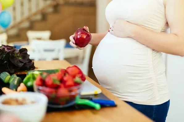 Mẹ bầu nên và không nên ăn gì?