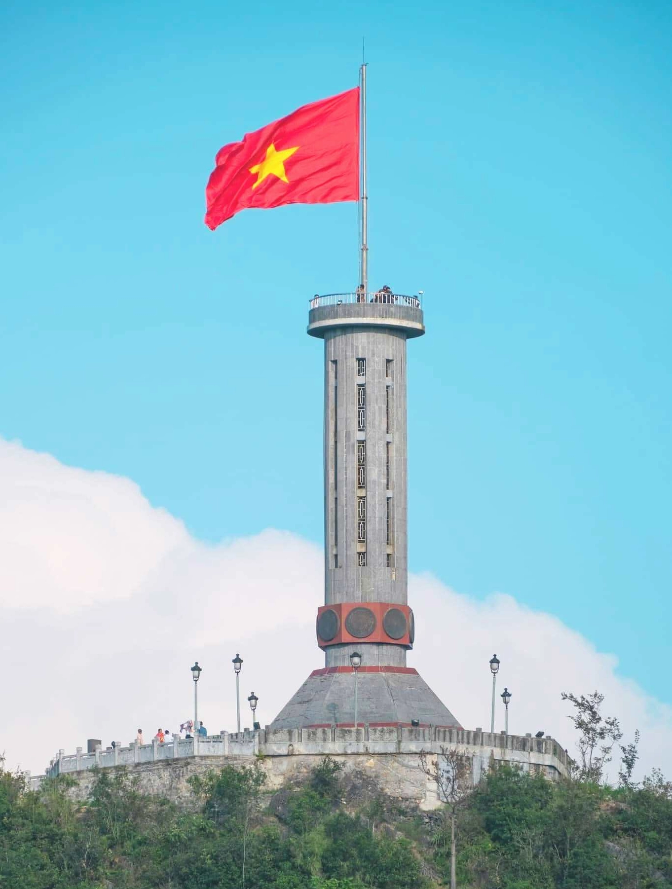 Nghi lễ kéo cờ tại Cột Cờ Lũng Cú