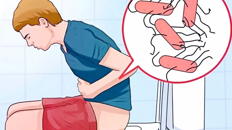 Người bệnh đang ăn cháo trắng