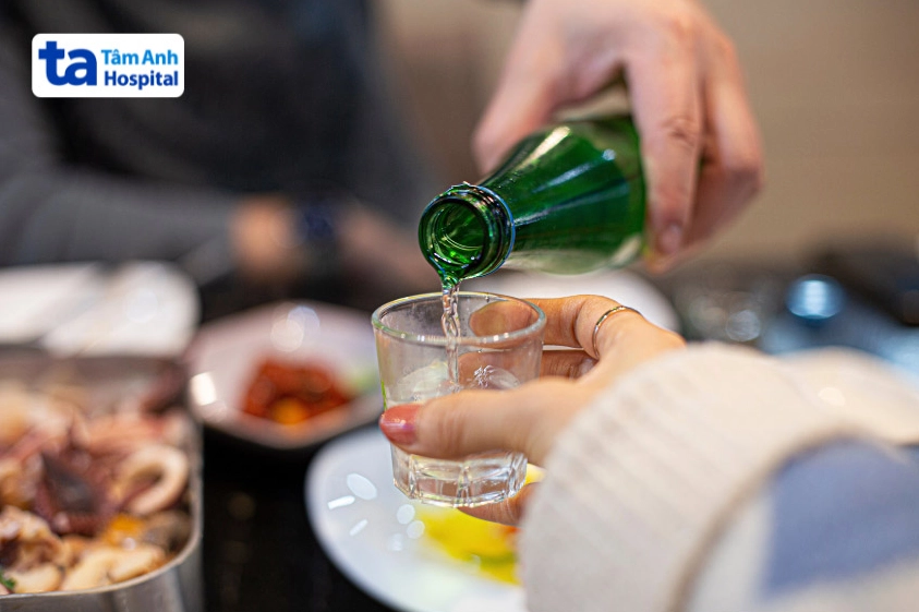 Người bị huyết áp thấp không nên sử dụng rượu, bia
