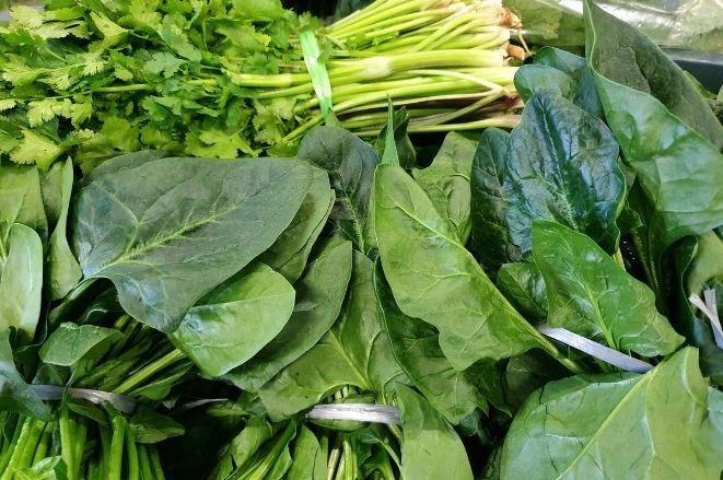Người bị ốm nên ăn gì: Rau xanh lá