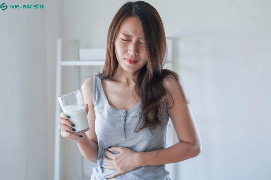 Người rối loạn tiêu hóa nên kiêng đồ chiên rán, đồ sống và sữa bò