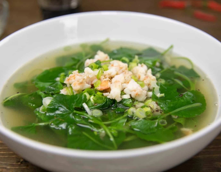 Những ai không nên ăn rau má?