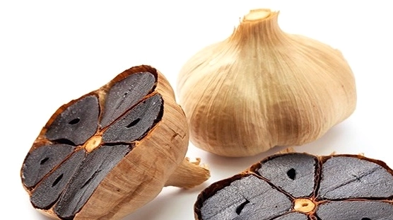 Những người không nên ăn tỏi đen để tránh phản tác dụng nguy hiểm