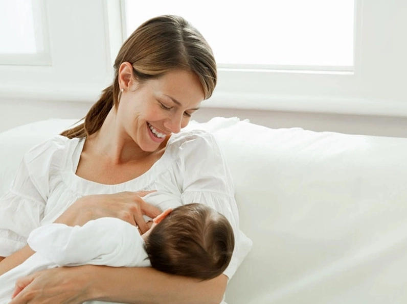 Phụ nữ đang cho con bú cần bổ sung sắt thường xuyên