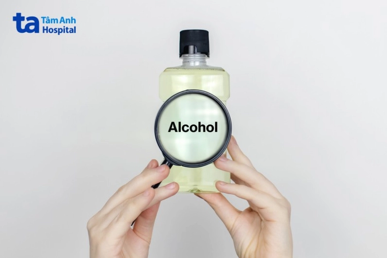 Sau khi nhổ răng số 8 cần kiêng gì, Không dùng nước súc miệng có cồn