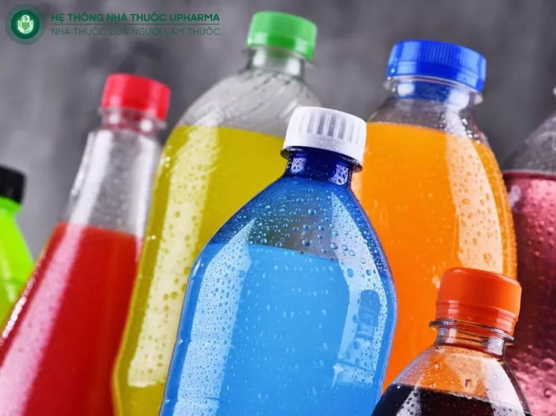 Thiếu canxi không nên uống nước có gas và đồ uống nhiều caffeine