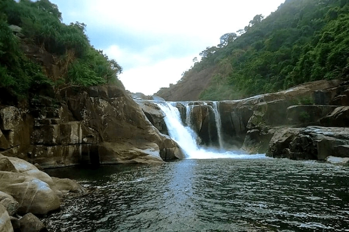 Toàn cảnh Vực Phun hùng vĩ