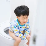 Trẻ bị táo bón nên ăn gì? Top thực phẩm vàng giúp con đi ngoài dễ dàng