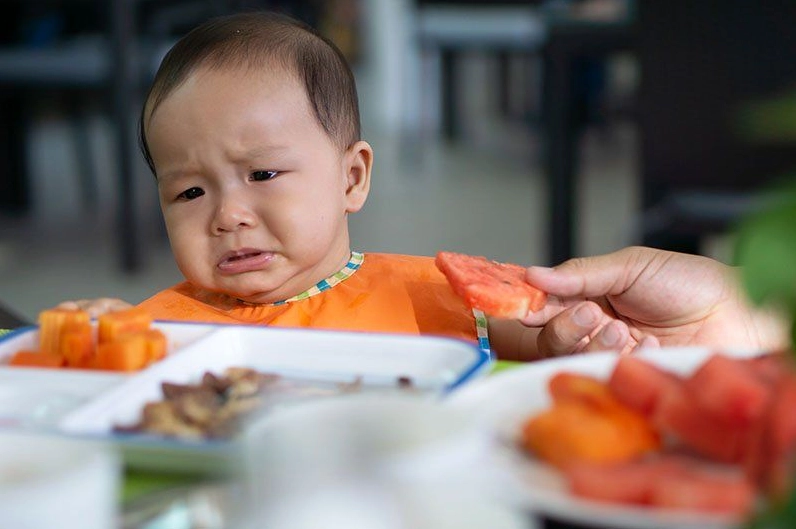 Trẻ ốm cần chế độ dinh dưỡng phù hợp