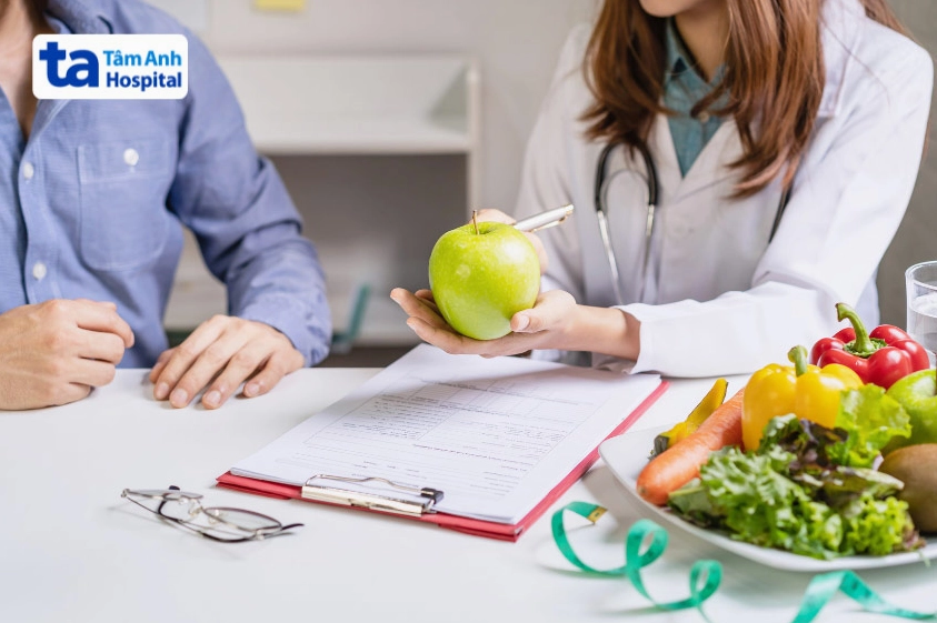 Xây dựng thực đơn cho người huyết áp thấp nên được hướng dẫn bởi bác sĩ hoặc chuyên gia dinh dưỡng