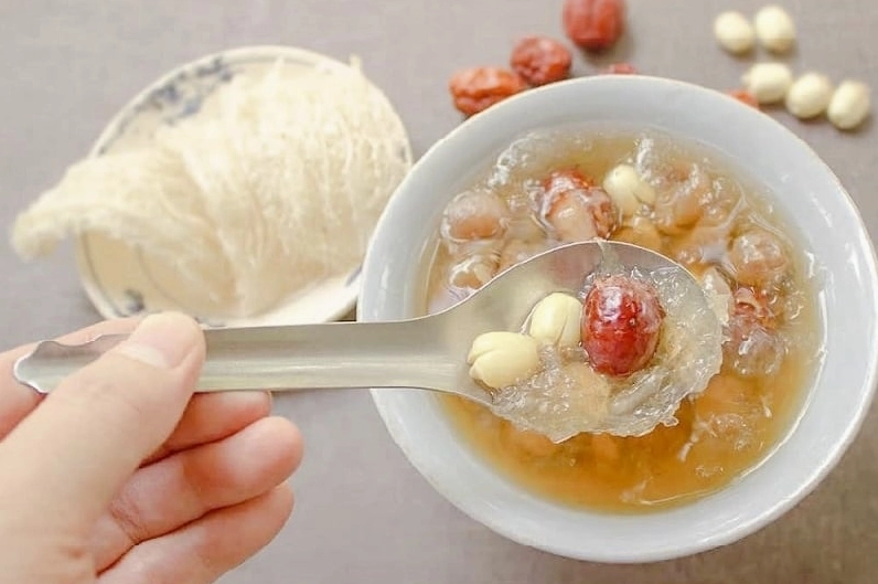 Yến sào hay tổ yến là loại thực phẩm có hàm lượng dinh dưỡng cao