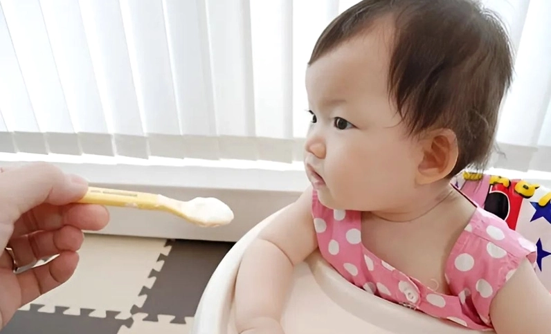 Ăn sữa chua vào buổi chiều