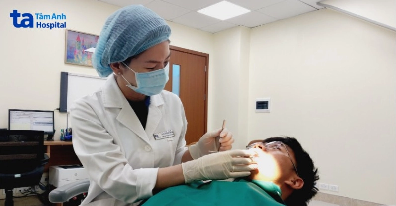 Chế độ ăn sau nhổ răng kiêng kẹo cứng