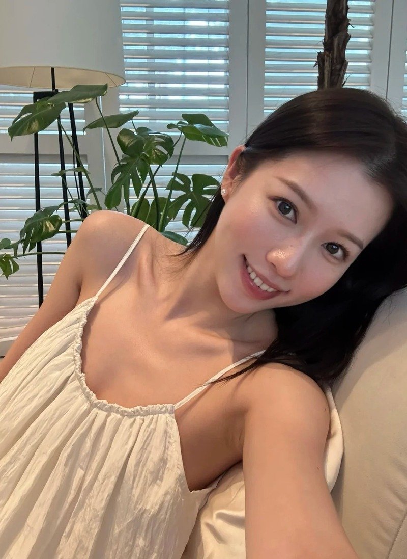 gái singapore 24