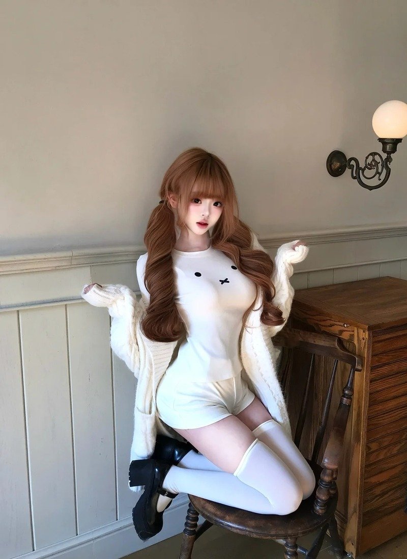 gái xinh mặc bodysuit 10