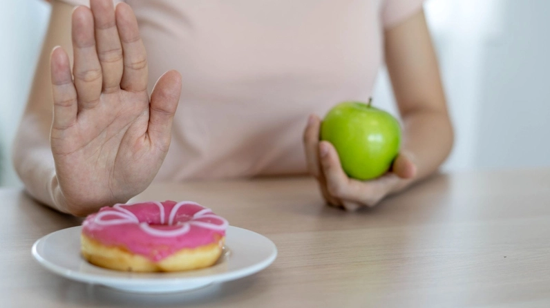 Hạn chế bỏ bữa sáng, ăn ngũ cốc đóng gói nhiều đường hay cà phê sữa béo