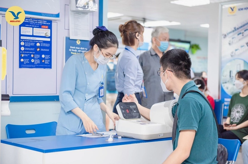 Khám sức khỏe định kỳ khi có triệu chứng bất thường