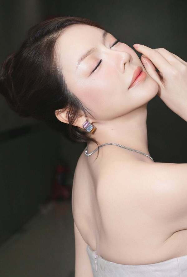 lý nhã kỳ 17