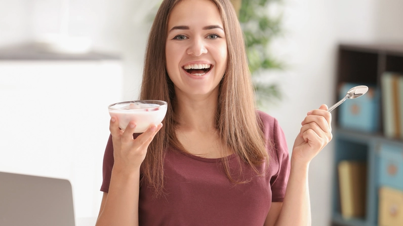 Nên ăn sữa chua trước hay sau khi ăn sáng? Cần lưu ý gì khi ăn? 4